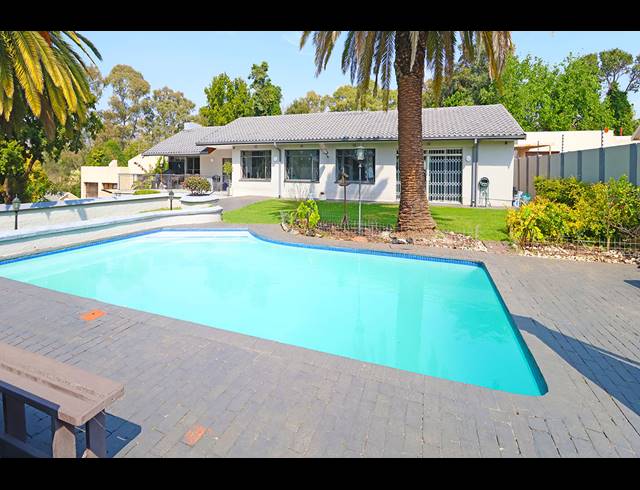4 BEDROOM FREEHOLD FOR SALE IN SYDENHAM